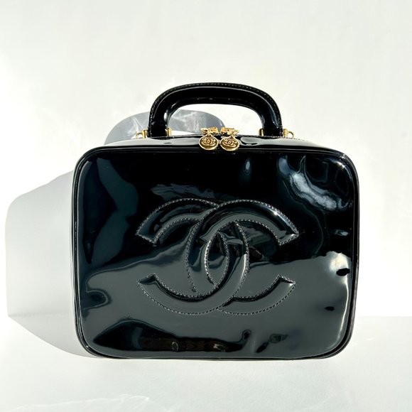 Chanel Timeless Zip Around Vanity Shoulder Bag - Picture 2 of 16